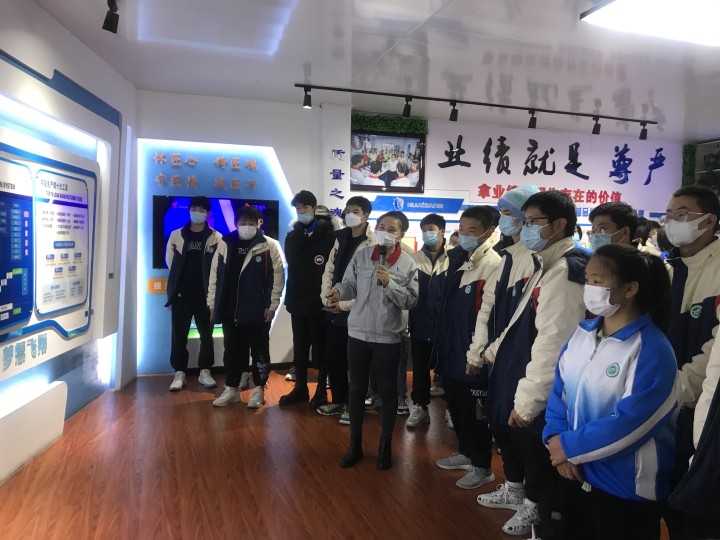 深入产教融合 共筑赏金船长学院 ——临汾职业技术学院机电系整个师生莅临赏金船长集团参观进建