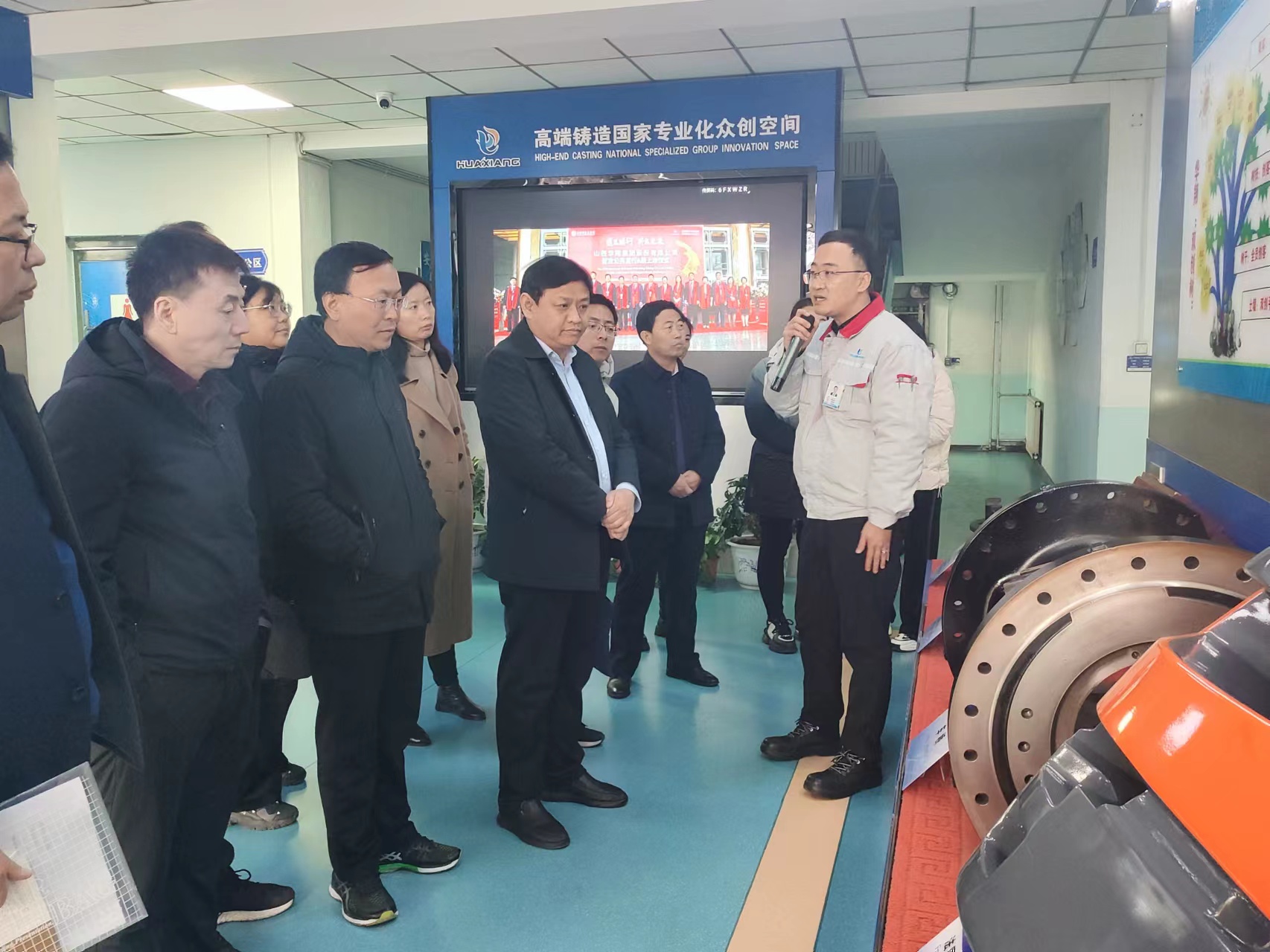 乡宁县职业中学堂辅导一行莅临我司参观调查