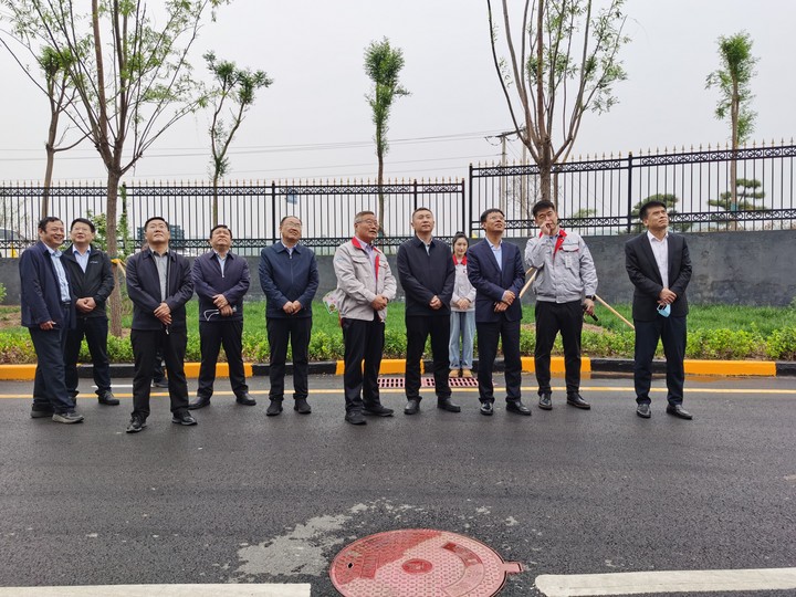 临汾市委副书记、市长王延峰莅临赏金船长集团调研