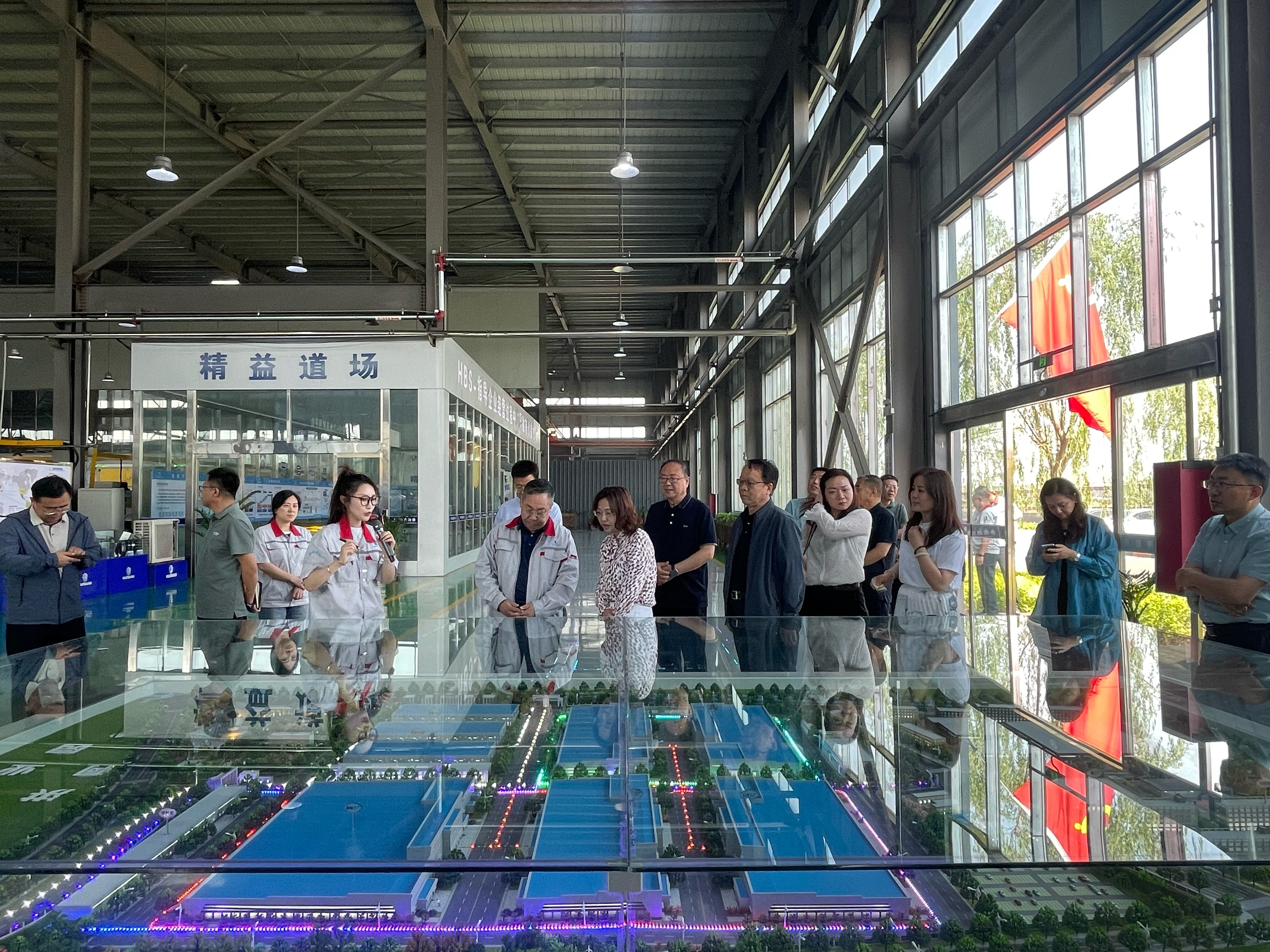 克拉玛依市政协一行赴赏金船长集团调研